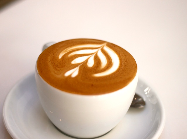 در این نوع قهوه نیز، طراحی اشکال زیبا روی فوم شیر مرسوم است